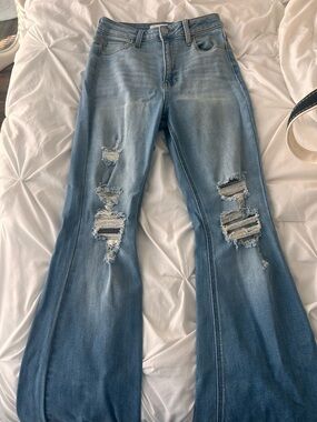 Cello light wash bell bottom jeans size 5/26